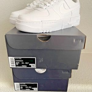 Nike Womens Air Force 1 Pixel